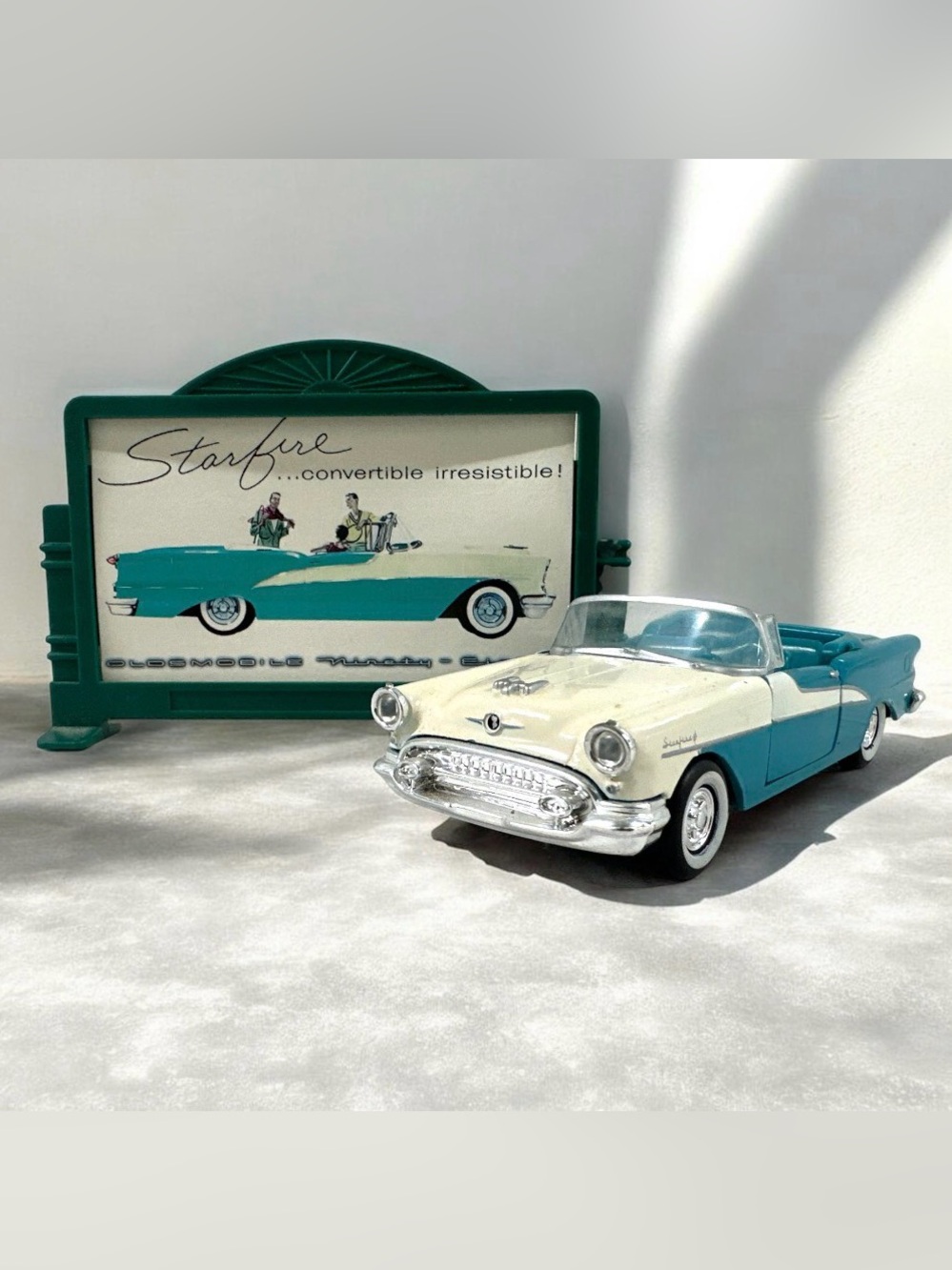 Road Champs 1955 Oldsmobile 98 Starfire Convertible 1:43 Diecast Billboard